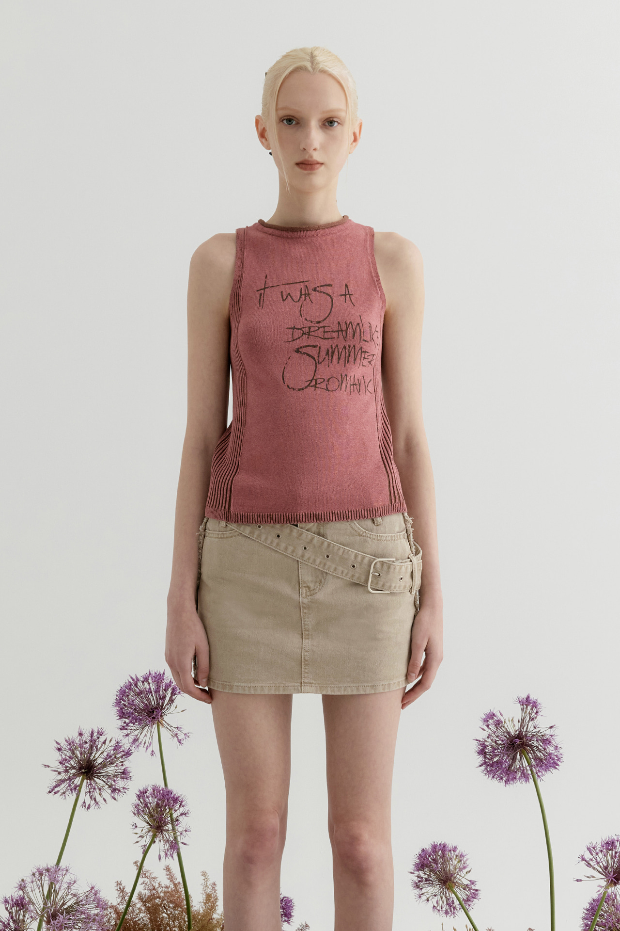 TWO TONE LETTERING SLEEVELESS KNIT TOP - PINK